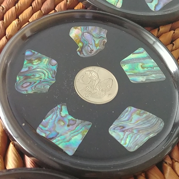 Vintage genuine N.Z. paua shell coin coaster set - Picture 6 of 12
